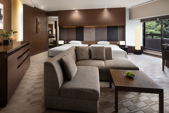Room 15 of 108