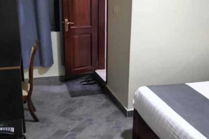 Room 9 of 23