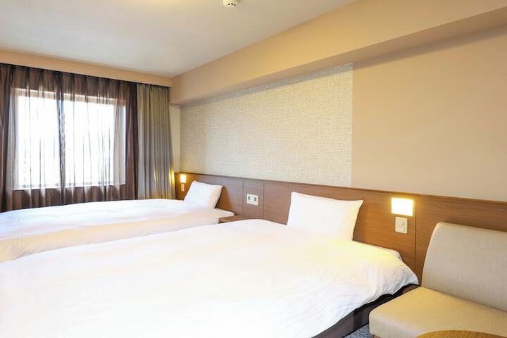 Room 10 of 64