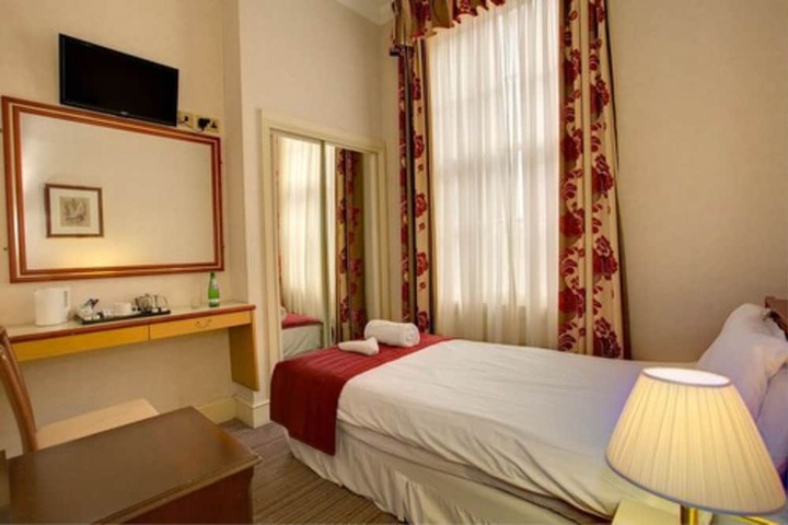 Room 10 of 49