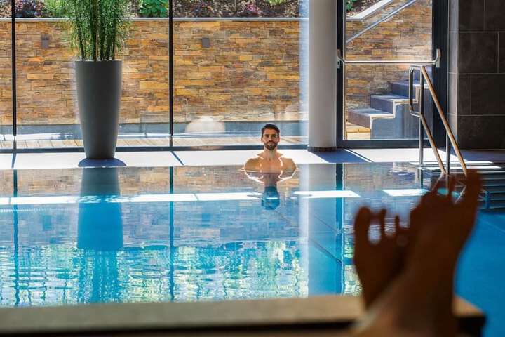 Pool Hotel