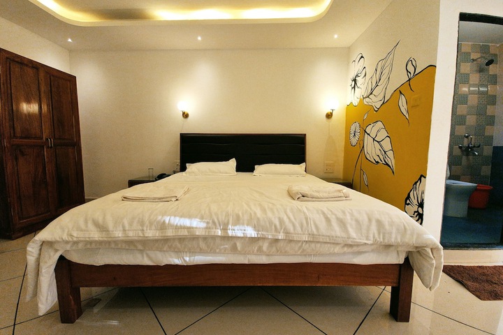 Room 35 of 169