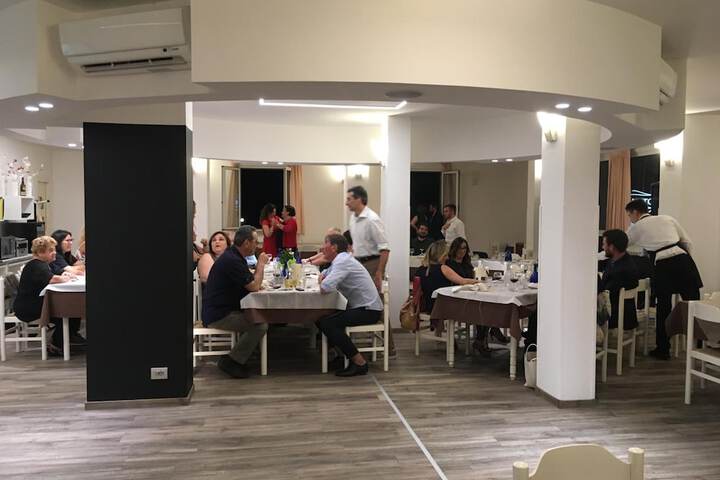 Dining 33 of 69