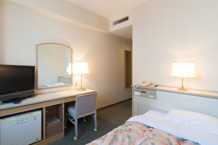Room 25 of 95