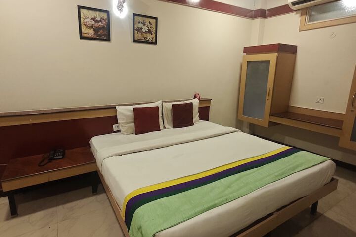 Room 10 of 17