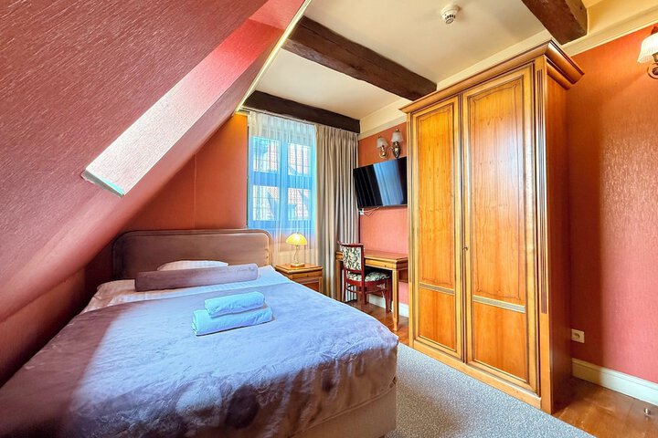 Room 15 of 26