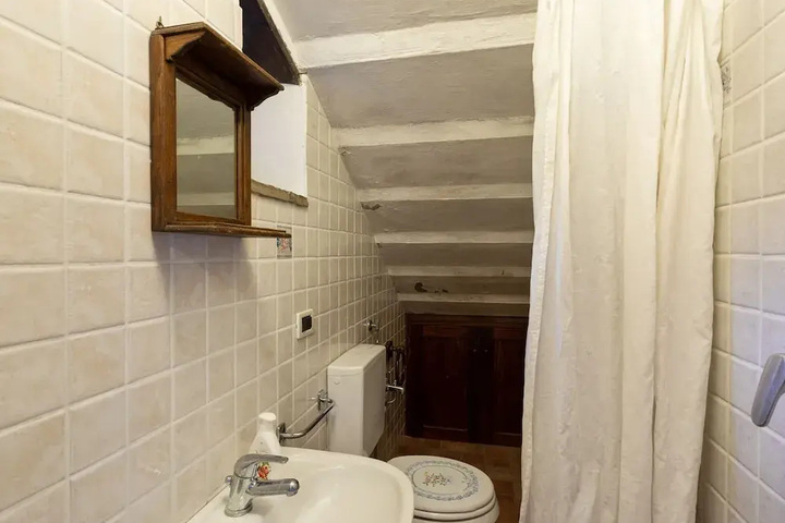 Room 5 of 14
