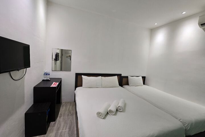 Room 8 of 27