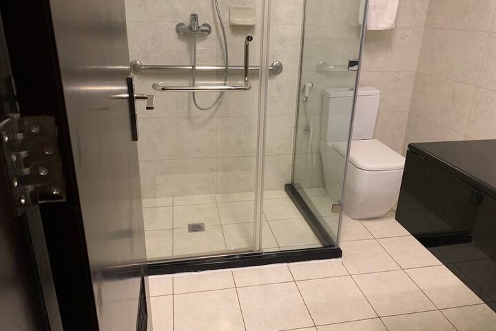 Room 100 of 168