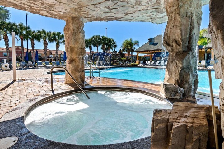 Pool 16 of 33
