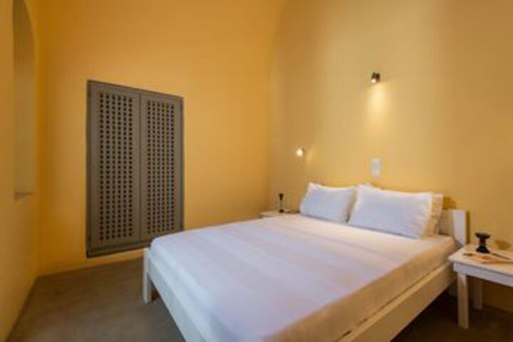Room 8 of 19