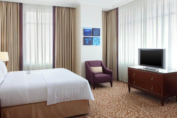Room 6 of 16