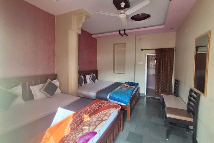 Room 3 of 15