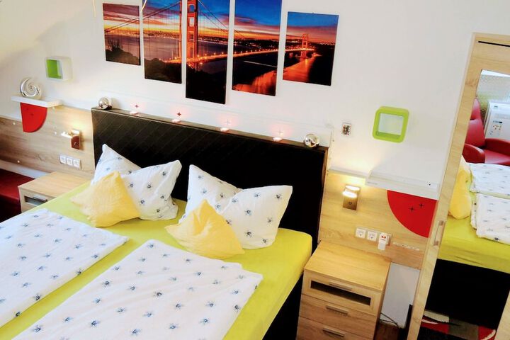 Room 56 of 272