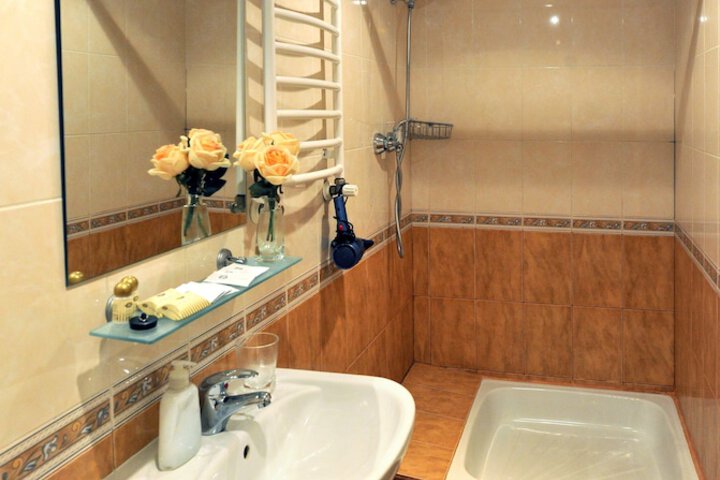 Room 44 of 60