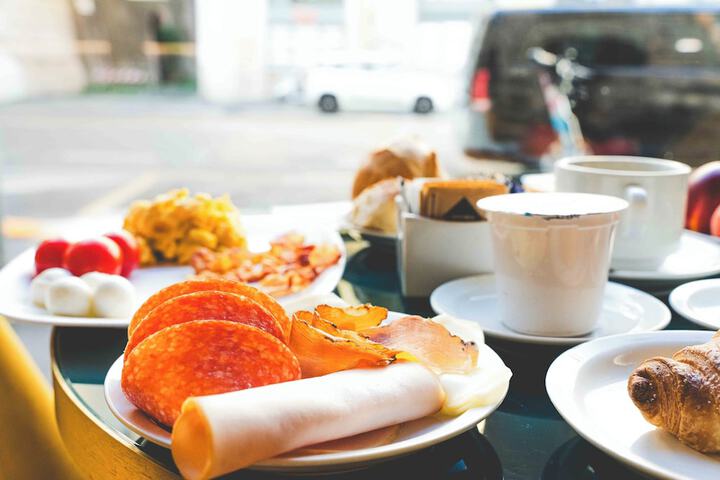 Breakfast/Coffee Service 108 of 140