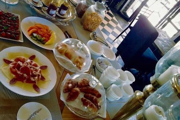 Breakfast/Coffee Service 69 of 116