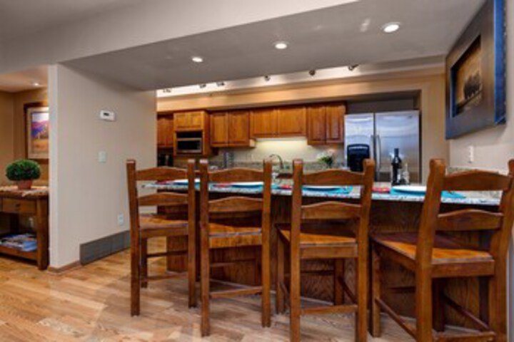Room 9 of 28