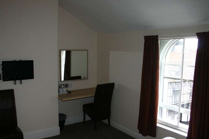 Room 11 of 21