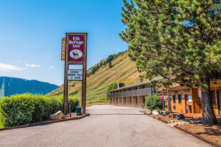 Photo of Elk Refuge Inn