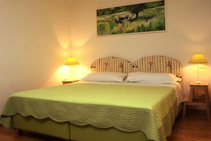 Room 18 of 24