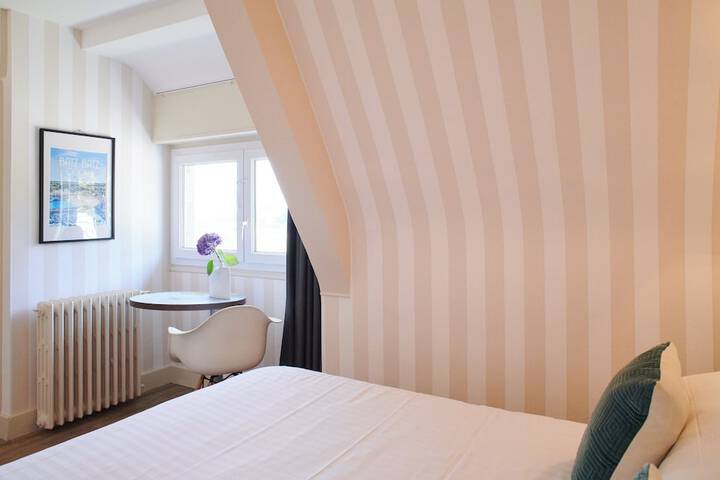Room 46 of 92