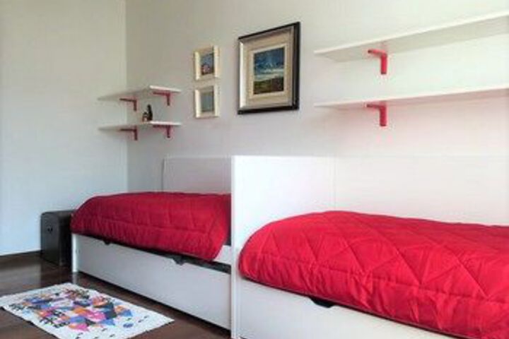 Room 10 of 25