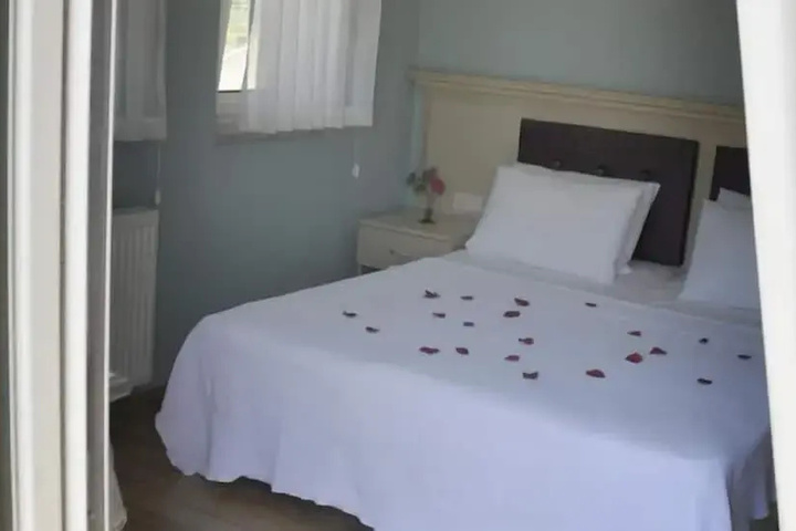 guest_rooms