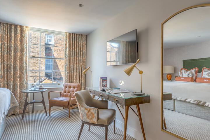 Room 10 of 61