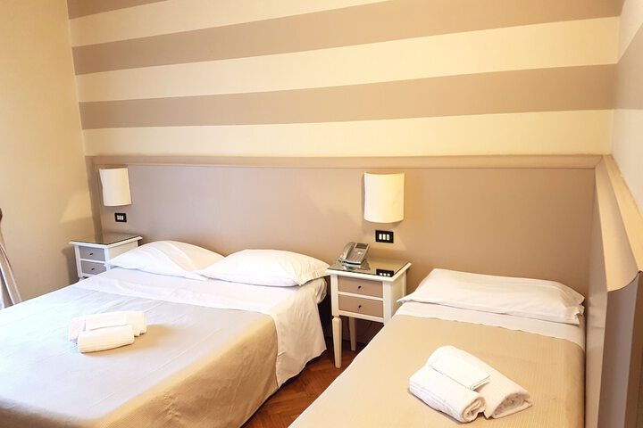 Room 9 of 39