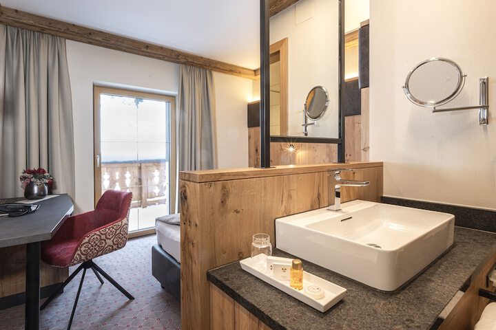 Room 10 of 49
