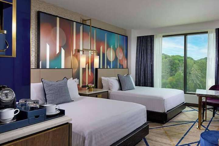 Room 10 of 48