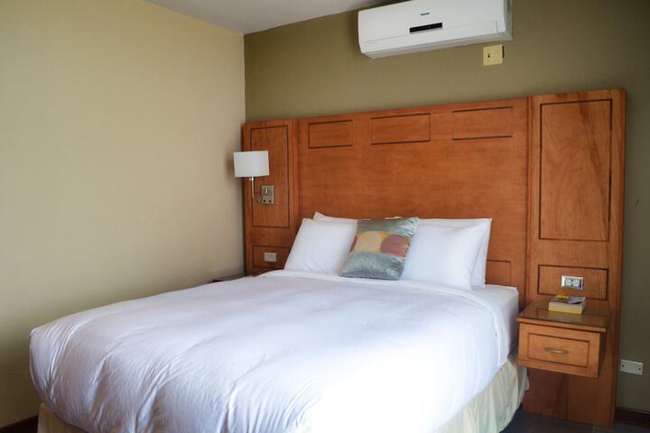 Room 4 of 75