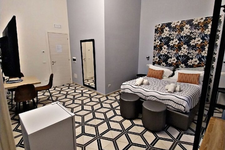 Room 10 of 37