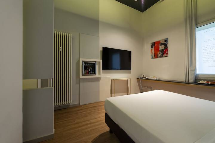 Room 6 of 30