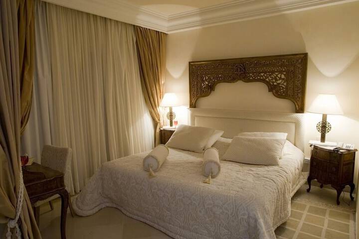 Room 6 of 45