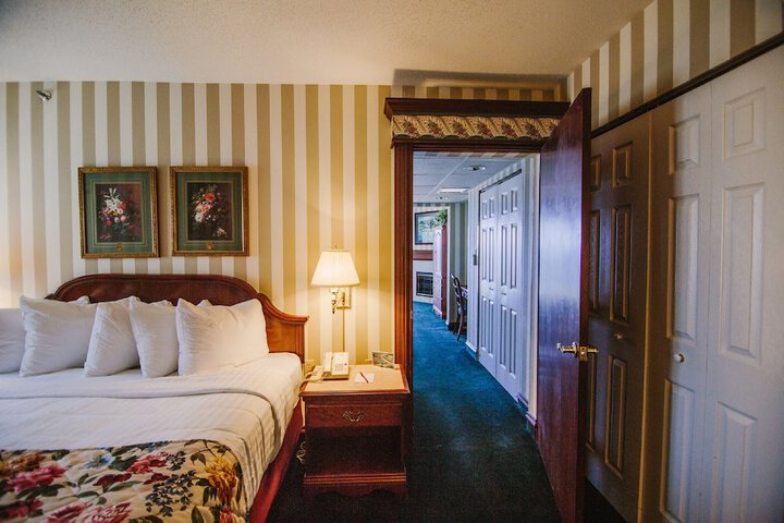 1 King Bed (11 of 11)