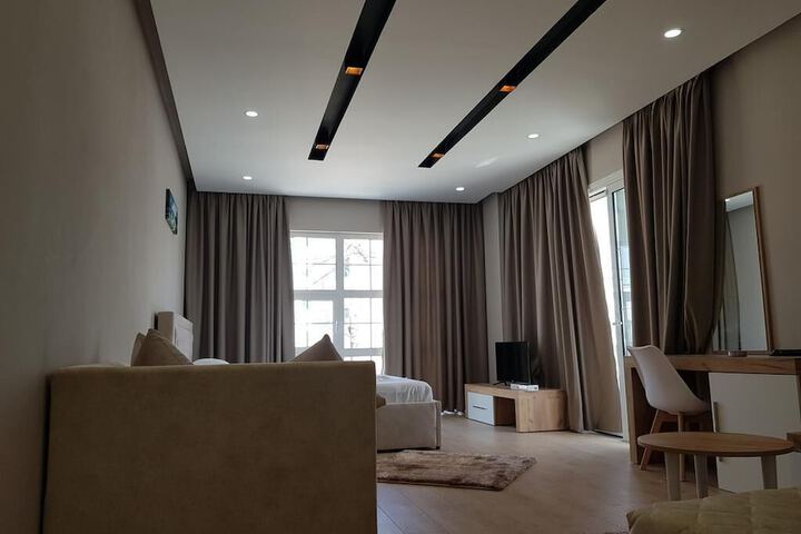 Room 15 of 33