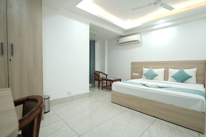 Room 6 of 22