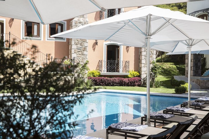 Hotel Pool