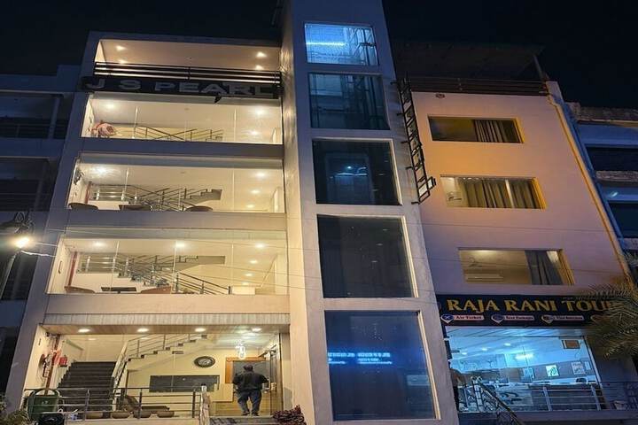 Hotel 6 of 7