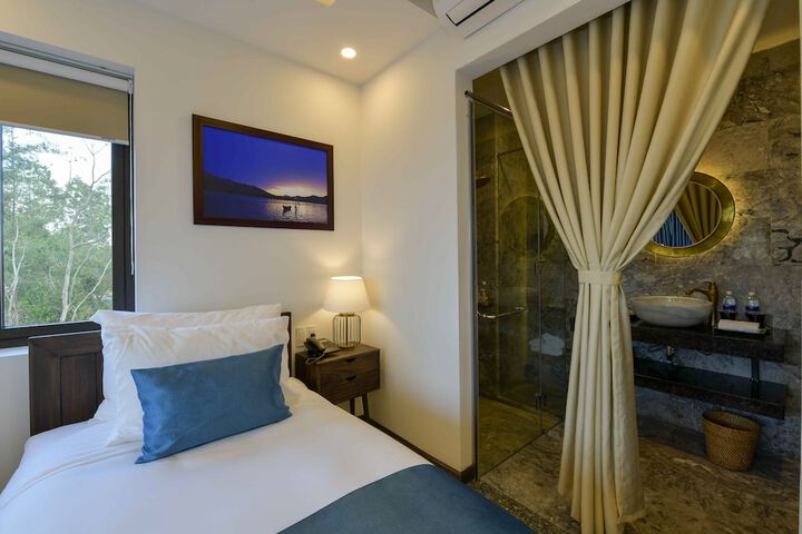 Room 36 of 72