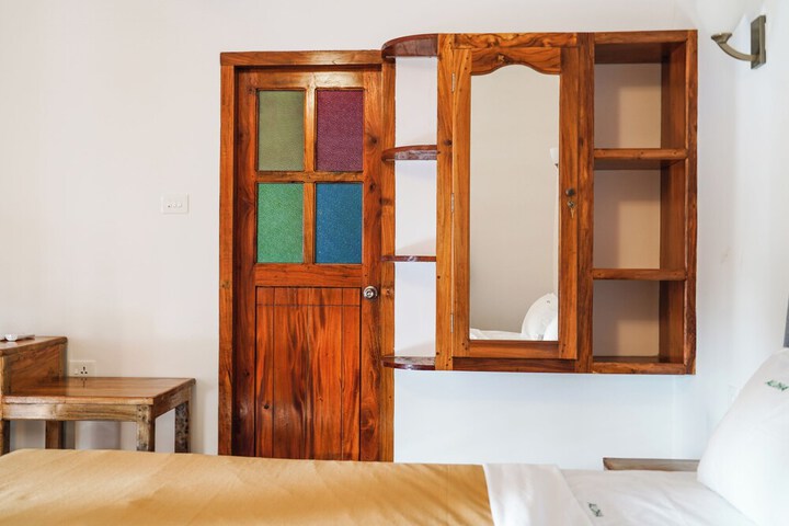 Room 3 of 20