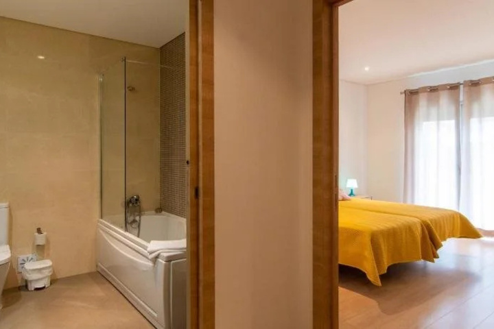 Room 9 of 25
