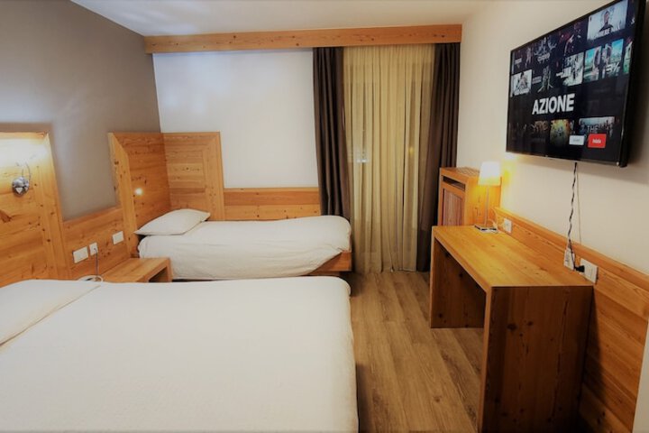 Room 10 of 39