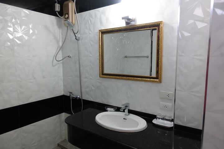 Room 15 of 31