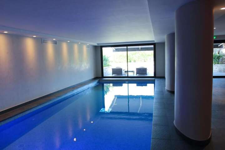 Hotel Pool