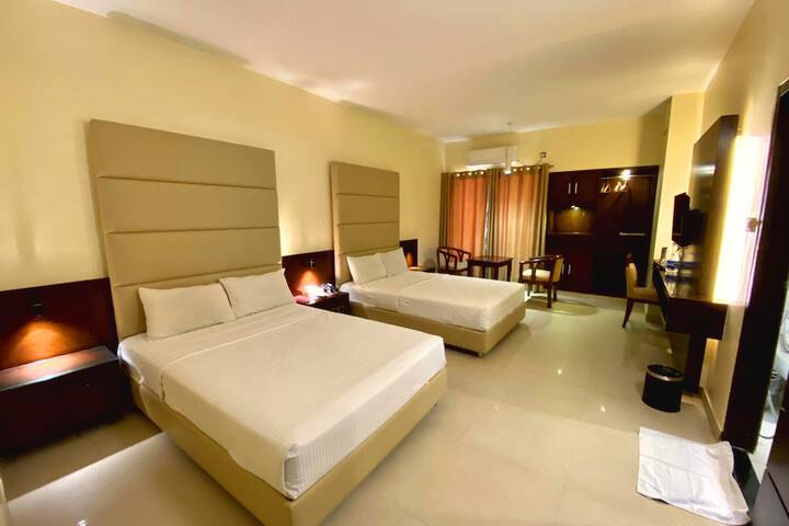 Room 8 of 28