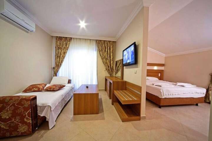 Room 4 of 24
