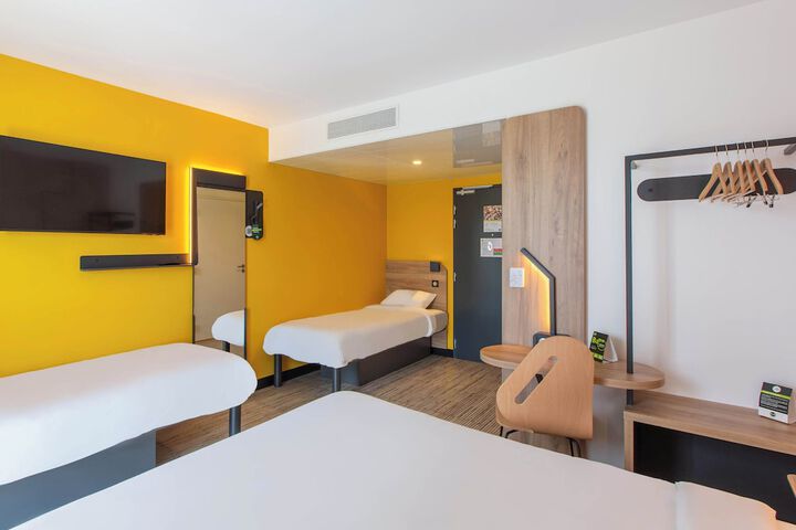 Room 16 of 44